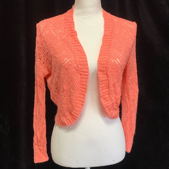 3/$10 🔆 Crop Sweater - Picture 1 of 8